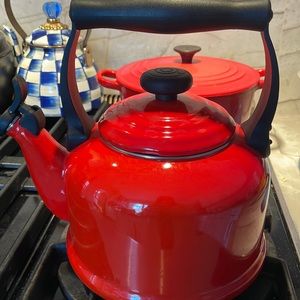 Le Creuset whistling tea kettle full size in red